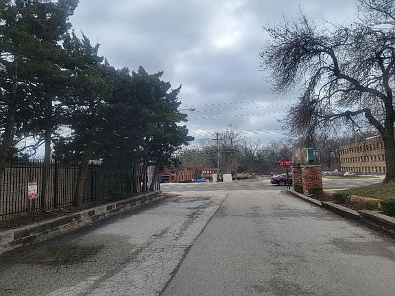 4th image of 1107 Appleseed Ln APT B