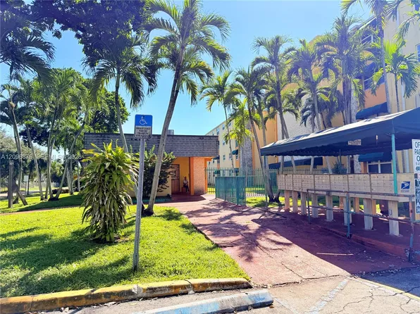 606 W 81st St, Hialeah, FL