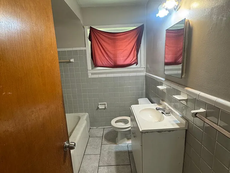 1141 Woodland Dr — Photo 3