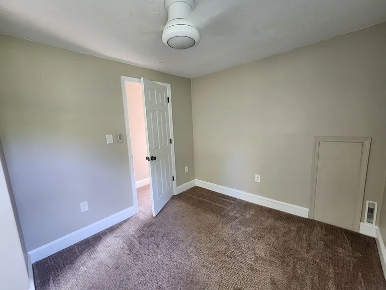 Bedroom 1/front
