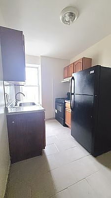 2nd image of 1901 Bergen St #4L