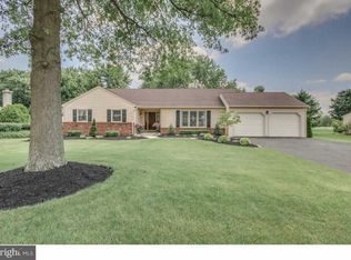 741 Golf Dr, Warrington, PA 18976