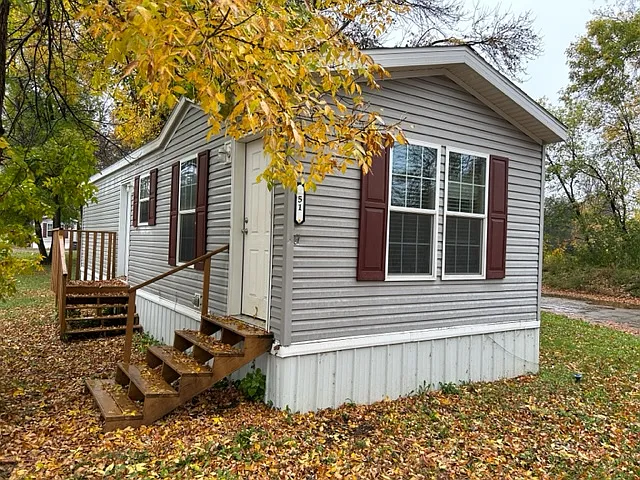 625 15th St SE — Photo 39