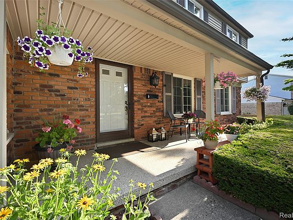 3rd image of 2032 Kristin Dr