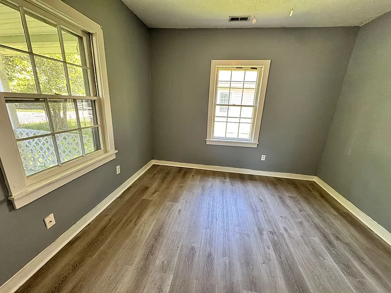 215 Triangle Pl — Photo 3