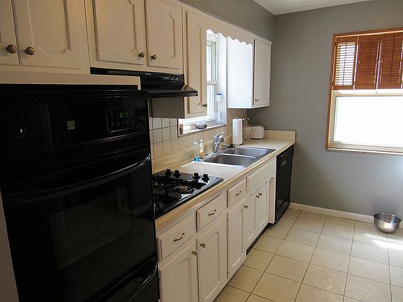 4th image of 6888 Parkview Dr