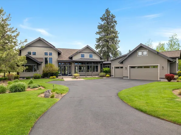 61636 Hosmer Lake Dr, Bend, OR 97702
