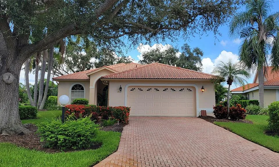 7557 Fairlinks Ct