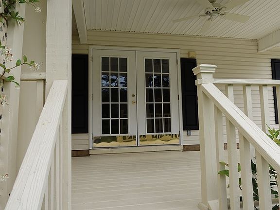 3rd image of 127 Lake Eagle Dr