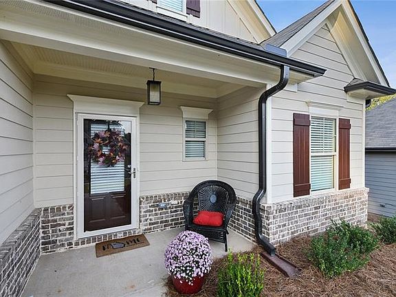 2nd image of 42 Hartwell Ln