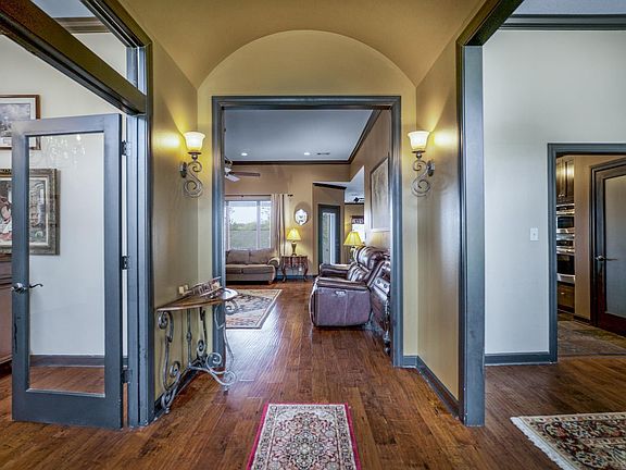 4th image of 147 Oneida Way