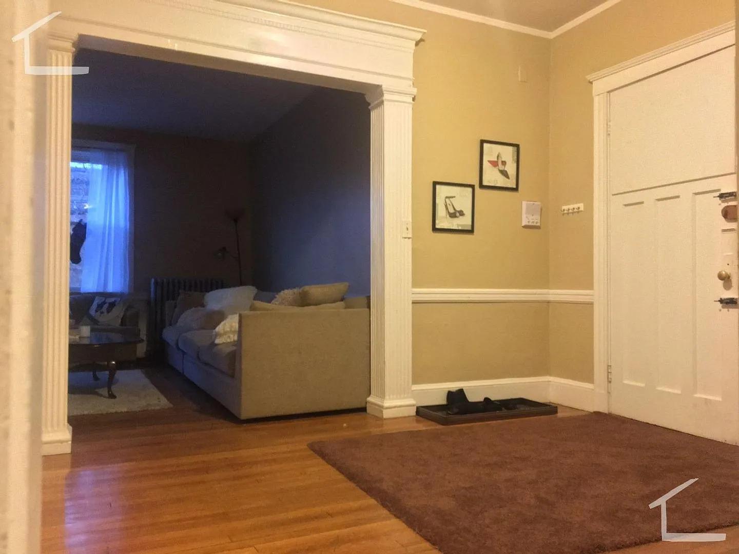 Charming 3 Bedroom-No Broker Fee — Photo 2