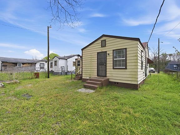 4th image of 450 4th St