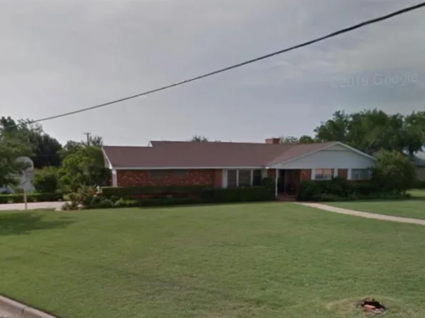 1324 N 14th St, Frederick, OK 73542