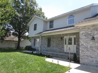 3005 W Alveria Dr, Carbondale, IL 62901