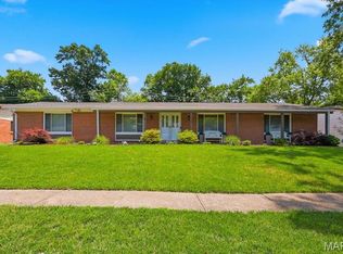 1022 Fernway Ln, Saint Louis, MO 63141