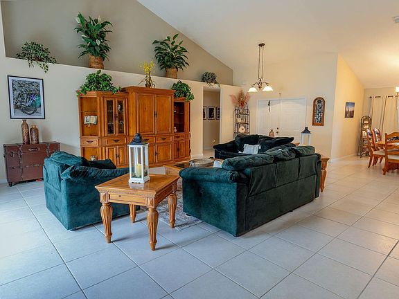 5th image of 590 NW 161st Avenue