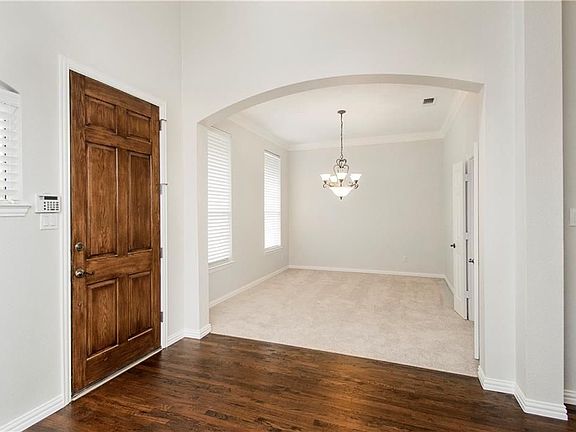 5th image of 820 Willowmist Dr