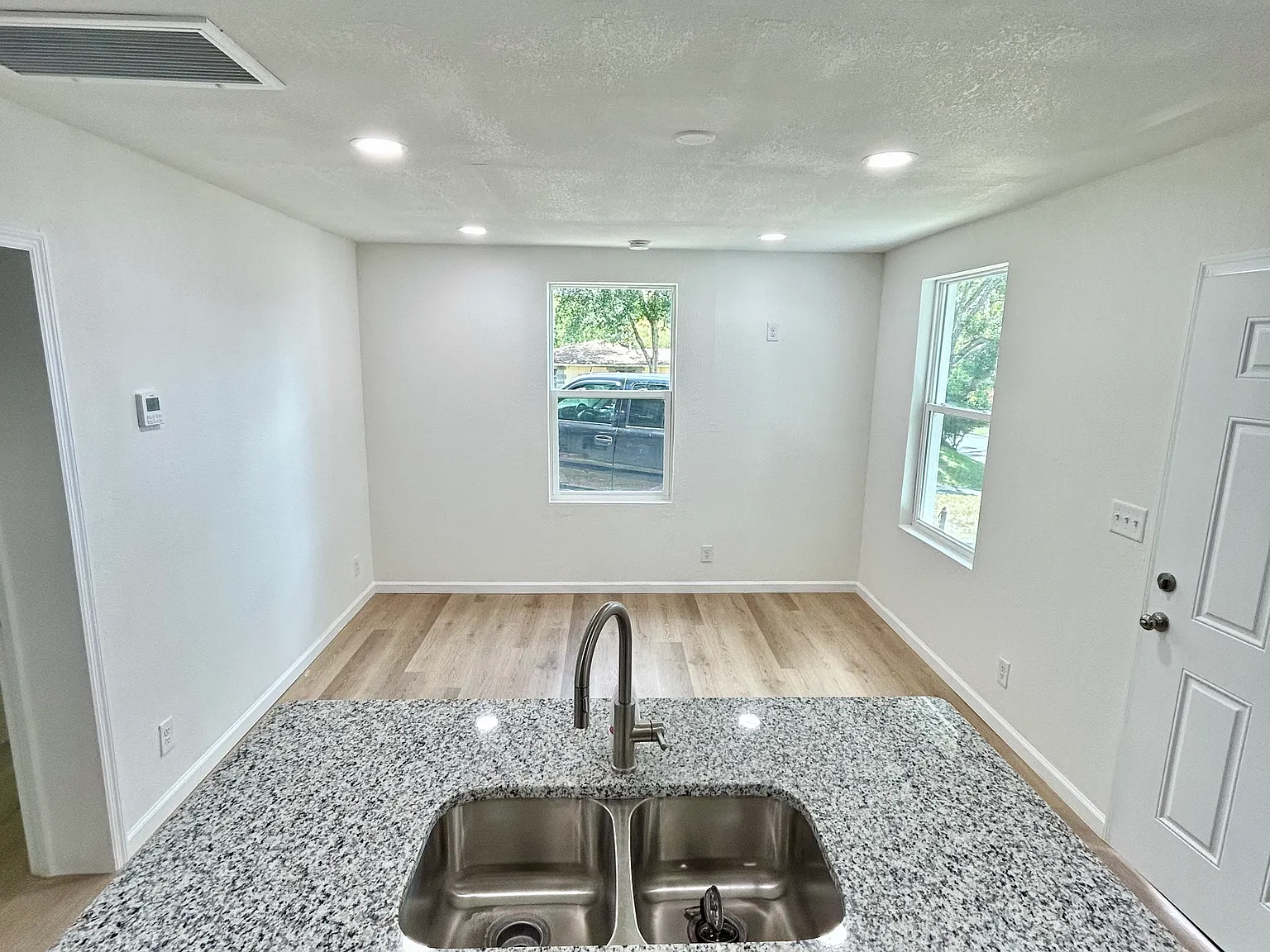 1 bed, $1,200 — Photo 3