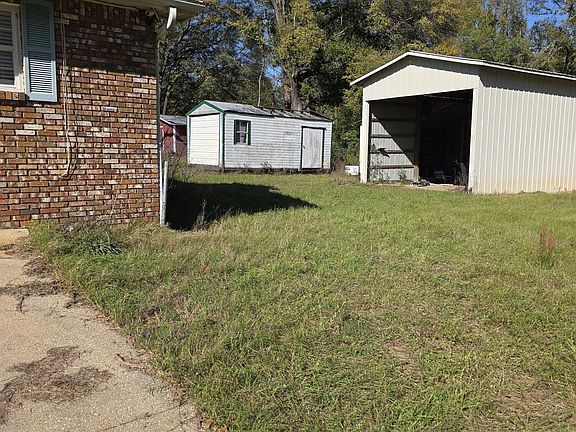 3rd image of 697 Long Dr