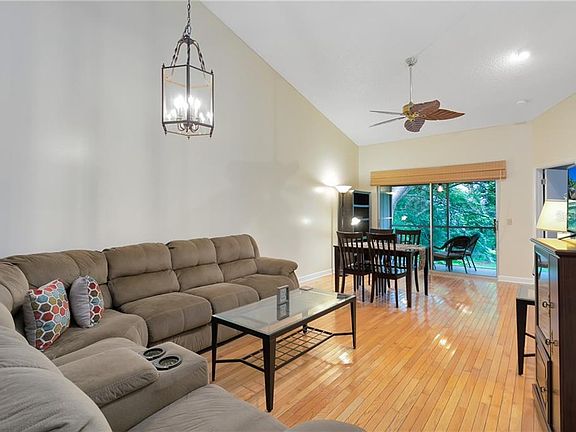 4th image of 640 Laurel Oak 204 Ln