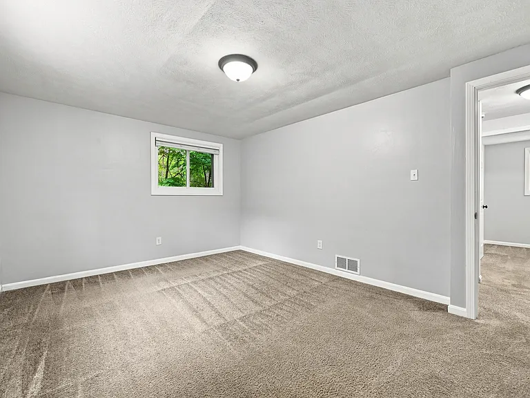 56 Pointview Rd — Photo 22