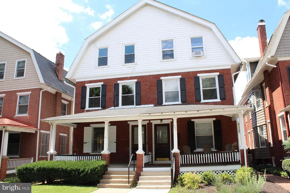 Building Photo - 311 Dean St #1