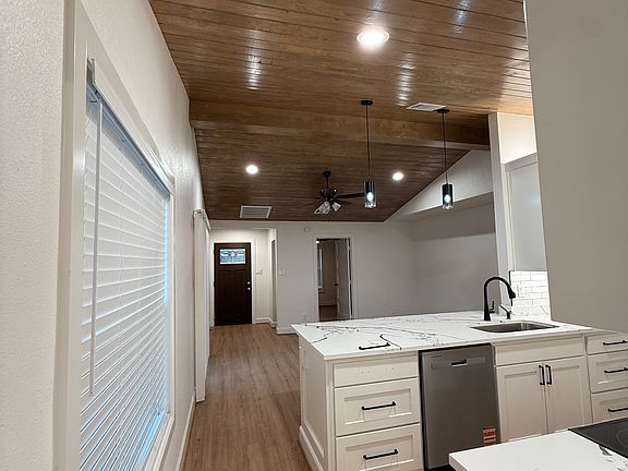 5th image of 4606 Chapman St #1