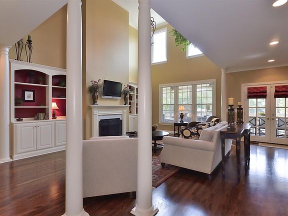 5th image of 505 Downy Meade Dr