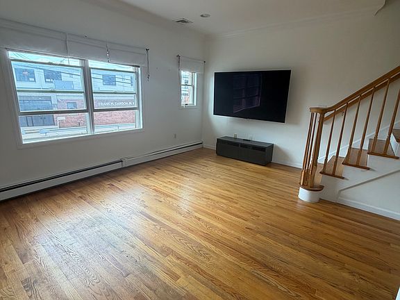 4th image of 548 Palisade Ave APT 4