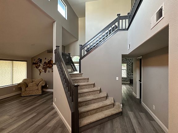 3rd image of 2776 Palo Alto Ave