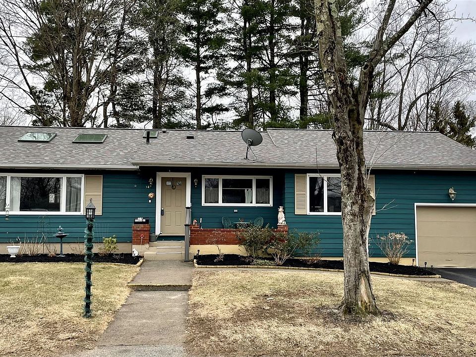 1st image of 34 Steele St