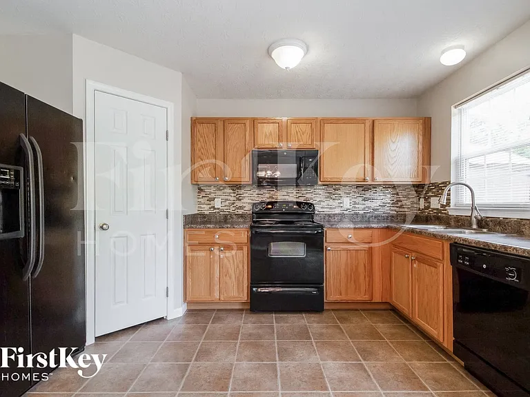 6038 Marsh Cir — Photo 6