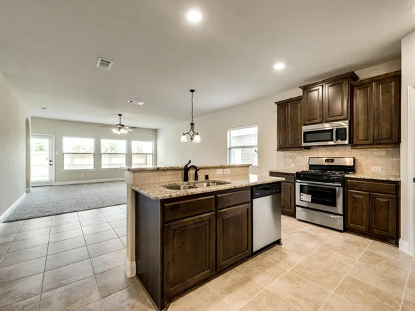 636 Teakwood Dr, Greenville, TX 75402