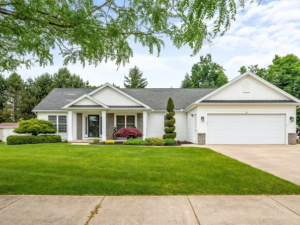 8 Brongo Ln, Spencerport, NY 14559