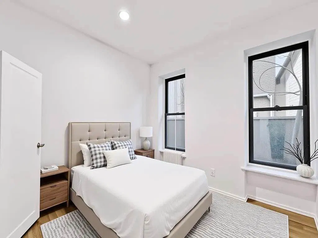 454 West 36th Street — Photo 2