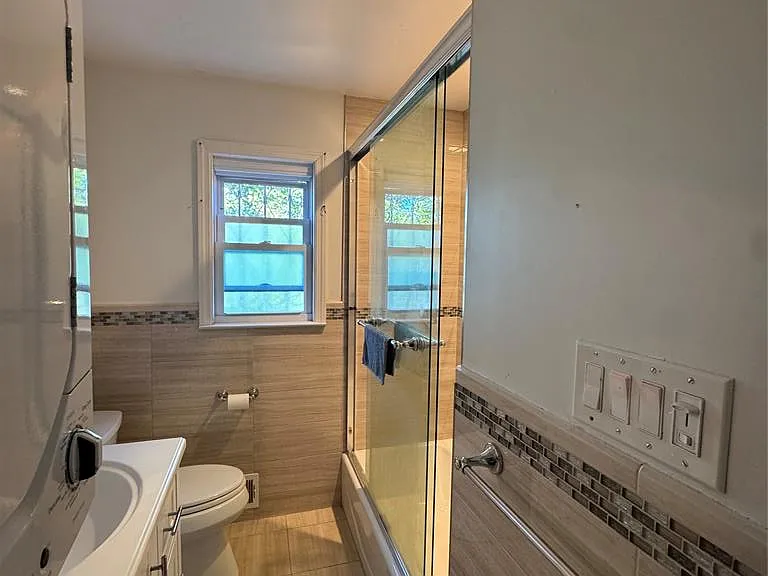 22518 S Conduit Ave — Photo 4