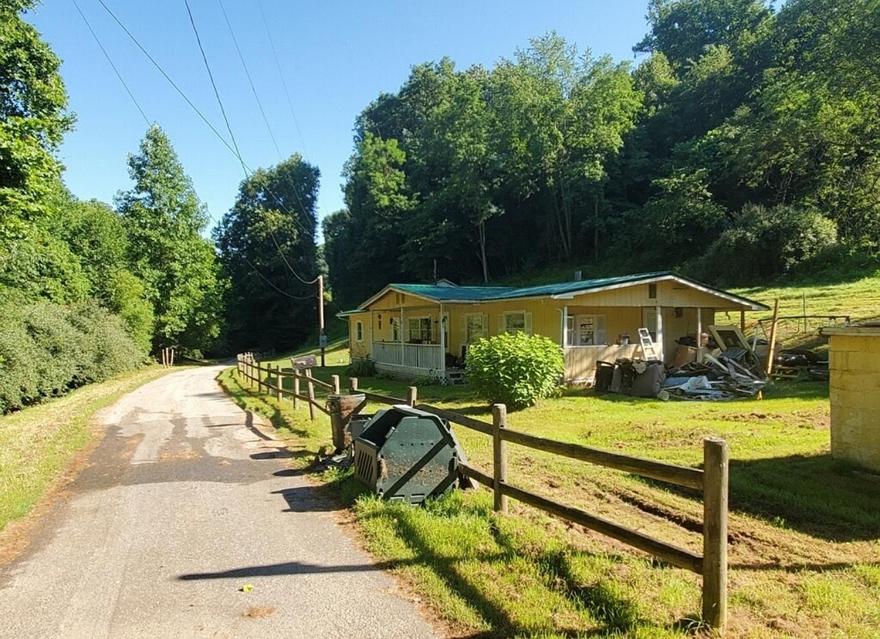 547 Fire Tower Rd, Branchland, WV 25506 | Zillow