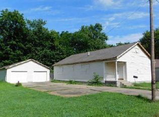 611 Orchard St, West Frankfort, IL 62896