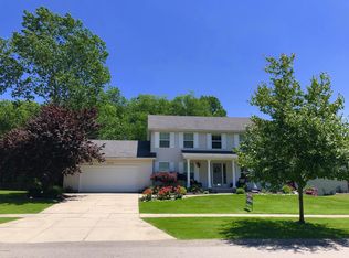 7098 Black Forest Dr NE, Rockford, MI 49341