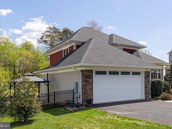 2nd image of 112 Colonial Dr