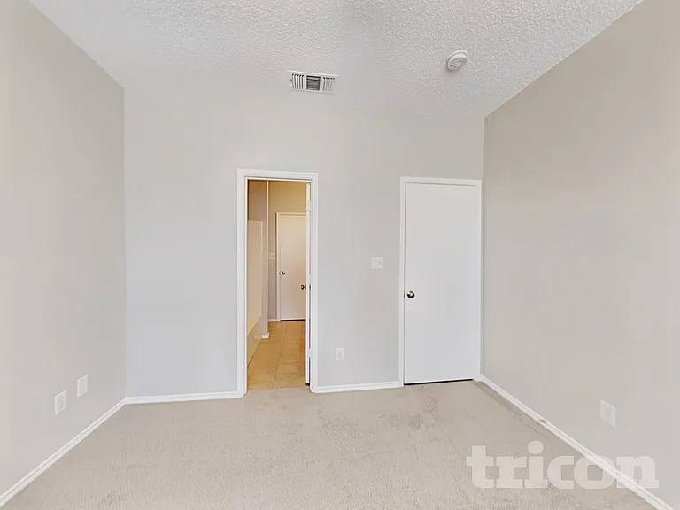 813 Indigo Ter — Photo 8