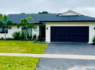 20570 Carousel Cir W, Boca Raton, FL 33434