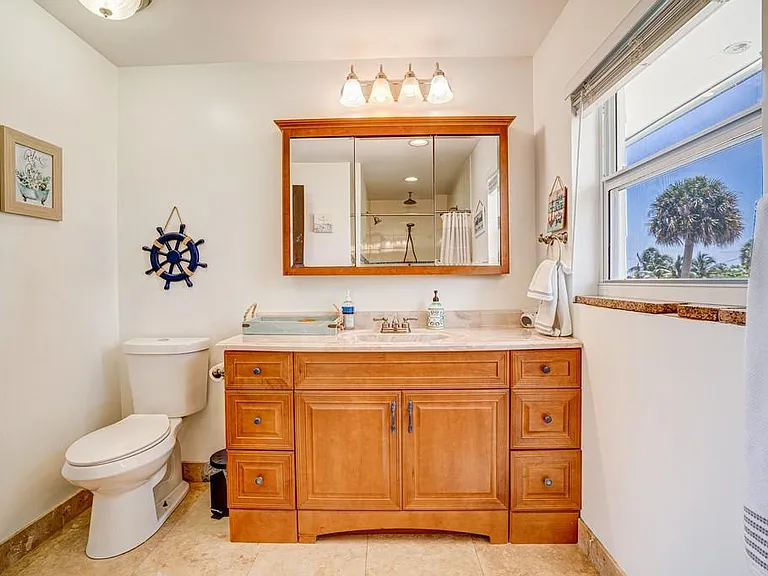 1265 NE Oceanview Cir — Photo 17