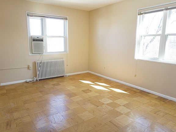 5th image of 2816 13th St S APT 1