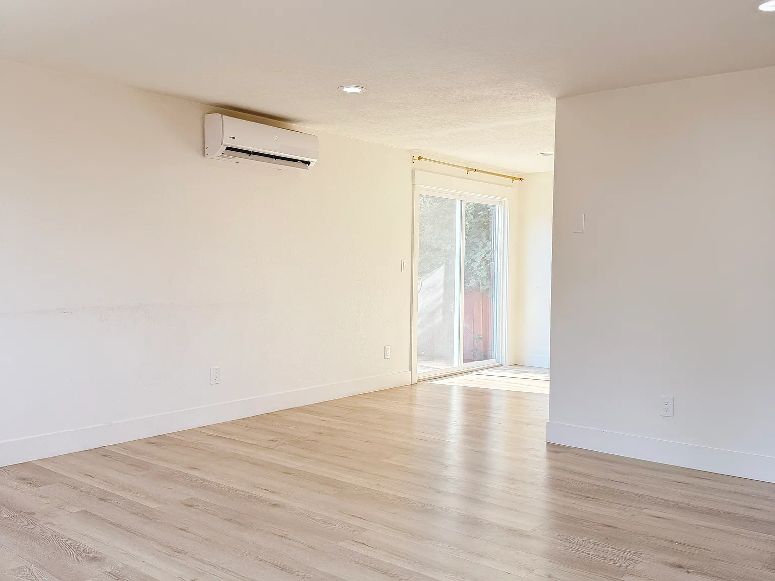 2 bed, 780 sqft, $2,000 — Photo 3