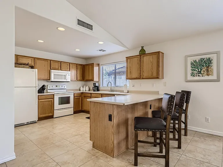 13430 W Port Au Prince Ln — Photo 5