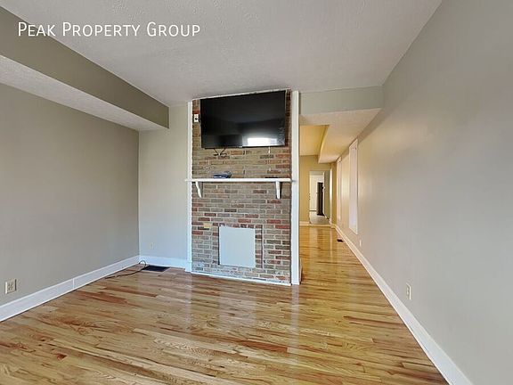 3rd image of 1381 Indianola Ave