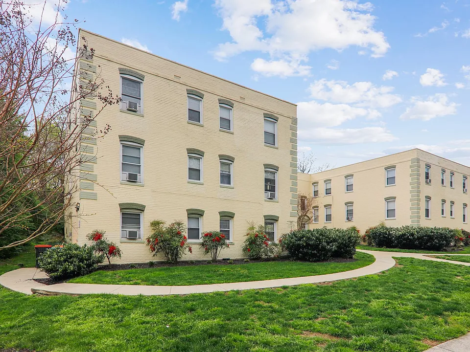 4703 Ravenswood Rd #27