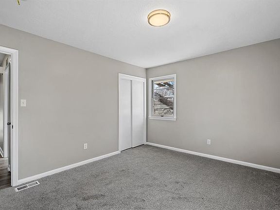 5th image of 2209 S Leslie Ave